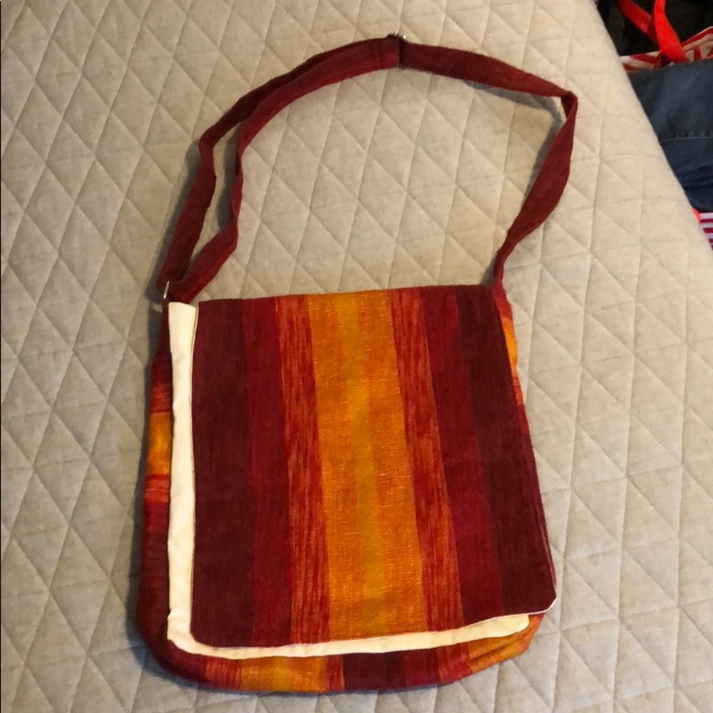CANVAS SHOULDER BAG